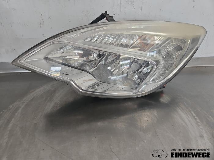 Używane Reflektor lewy Opel Meriva (B) 1.3 CDTI 16V Cena € 125,00 Procedura marży oferowane przez Auto- en demontagebedrijf Eindewege