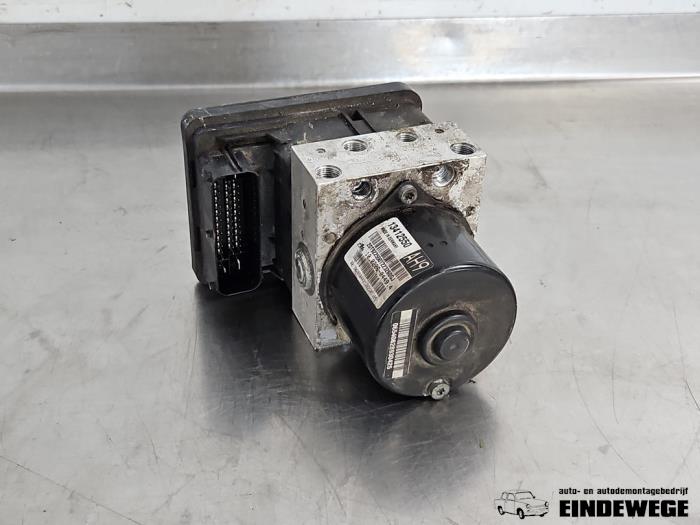 Usagé Bloc ABS Chevrolet Orlando 2.0 D 16V Prix € 175,00 Règlement à la marge proposé par Auto- en demontagebedrijf Eindewege
