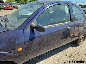 Begagnade Dörr, 2-dörrars, vänster Ford Ka I 1.3i Pris € 80,00 Marginaltabell erbjuds av Auto- en demontagebedrijf Eindewege