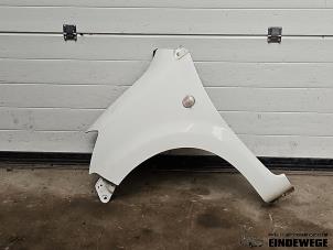 Begagnade Framskärm, vänster Daihatsu Sirion 2 (M3) 1.0 12V DVVT Pris € 65,00 Marginaltabell erbjuds av Auto- en demontagebedrijf Eindewege