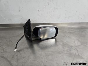 Begagnade Skärmspegel, höger Daihatsu Sirion 2 (M3) 1.0 12V DVVT Pris € 38,50 Marginaltabell erbjuds av Auto- en demontagebedrijf Eindewege