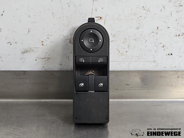 Usados Interruptor combinado de ventanillas Opel Astra H SW (L35) 1.6 16V Twinport Precio € 30,00 Norma de margen ofrecido por Auto- en demontagebedrijf Eindewege