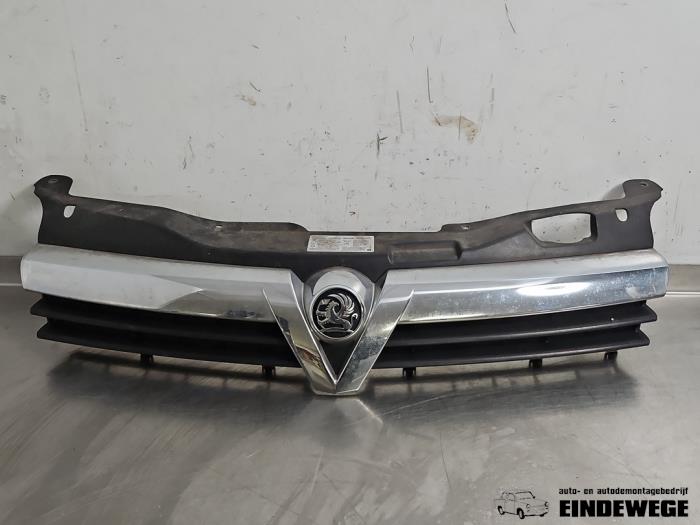 Używane Grill Opel Astra H SW (L35) 1.6 16V Twinport Cena € 30,00 Procedura marży oferowane przez Auto- en demontagebedrijf Eindewege