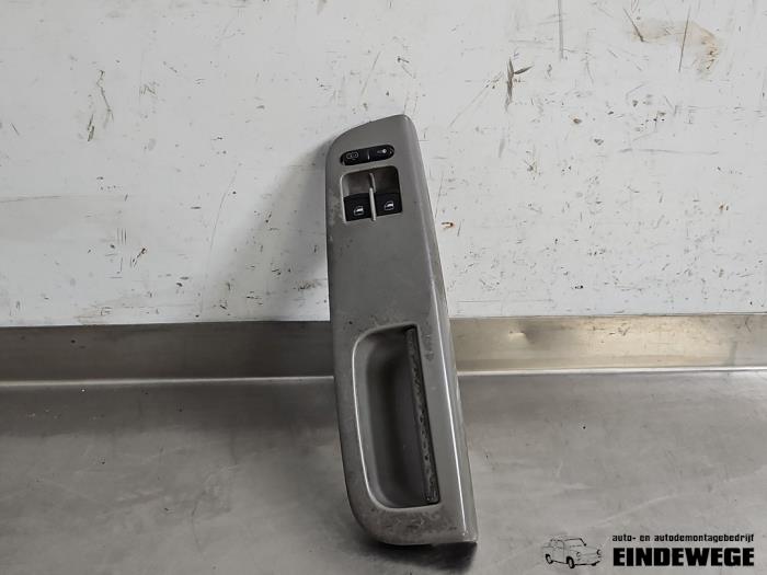 Usados Interruptor combinado de ventanillas Ford Galaxy (WGR) 2.0 Precio € 20,00 Norma de margen ofrecido por Auto- en demontagebedrijf Eindewege