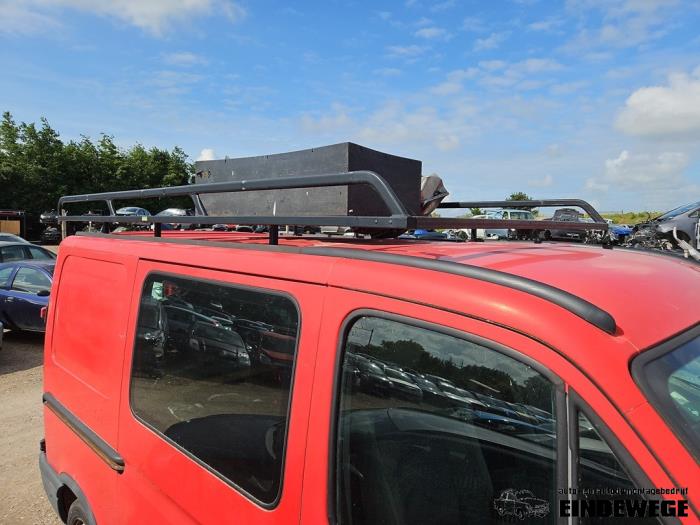 Używane Bagaznik dachowy Renault Master II (FD/HD) 1.9 dCi Cena € 150,00 Procedura marży oferowane przez Auto- en demontagebedrijf Eindewege