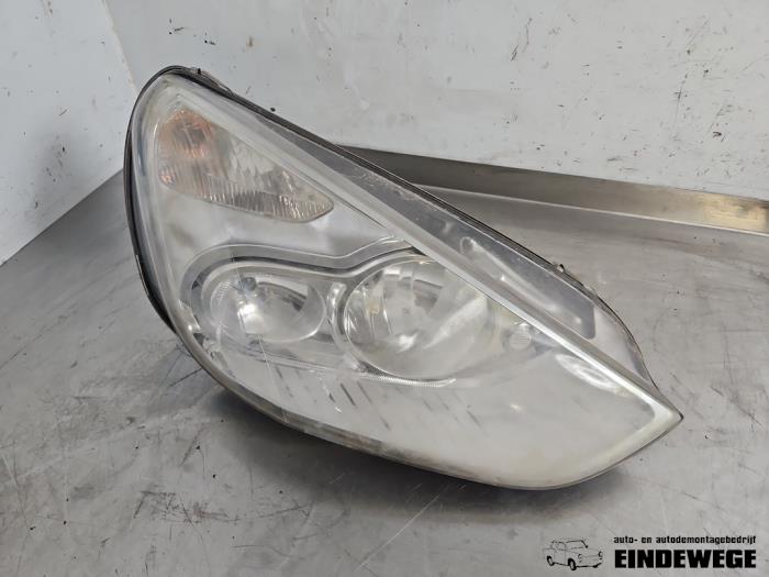 Używane Reflektor lewy Ford S-Max (GBW) 1.8 TDCi 16V Cena € 52,50 Procedura marży oferowane przez Auto- en demontagebedrijf Eindewege