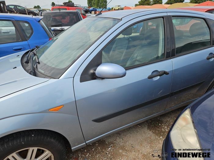 Porte avant gauche d'un Ford Focus 1 1.6 16V 2004