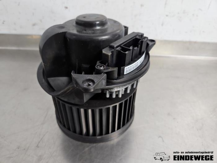 Moteur de ventilation chauffage d'un Ford Focus 1 1.6 16V 2004