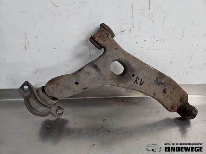 Bras de suspension avant droit d'un Ford Focus 1 1.6 16V 2004