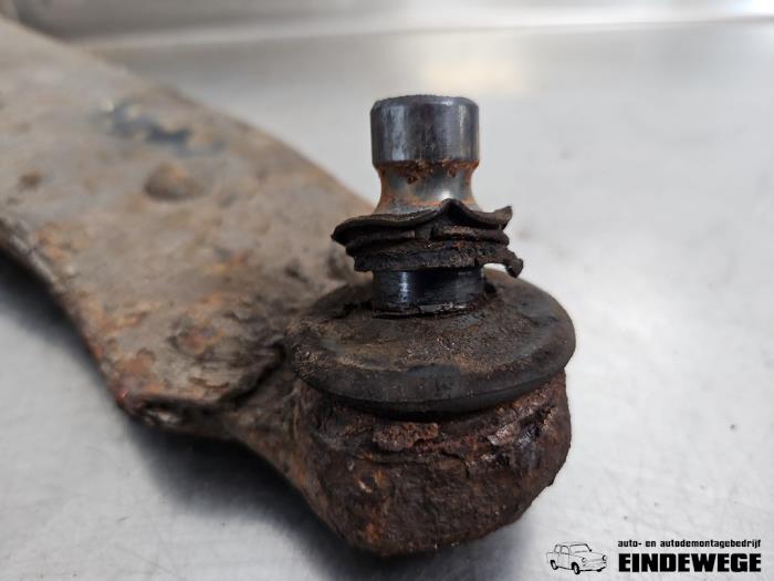 Bras de suspension avant droit d'un Ford Focus 1 1.6 16V 2004