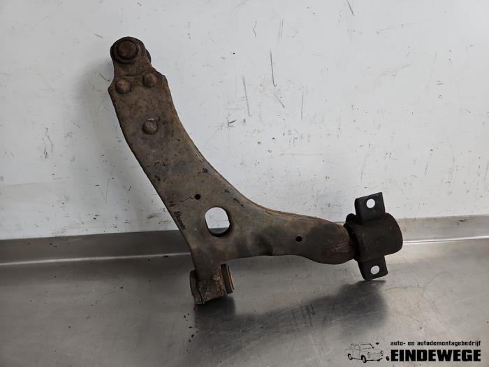 Bras de suspension avant gauche d'un Ford Focus 1 1.6 16V 2004