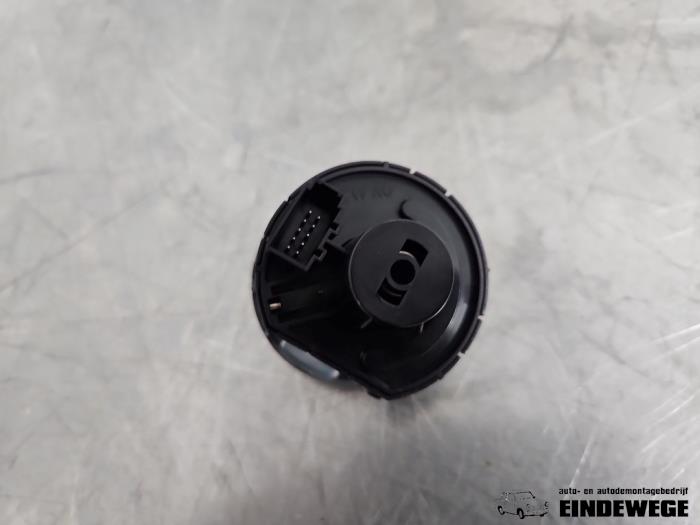 Licht Schalter van een Volkswagen Golf VII (AUA) 1.4 TSI 16V 2014