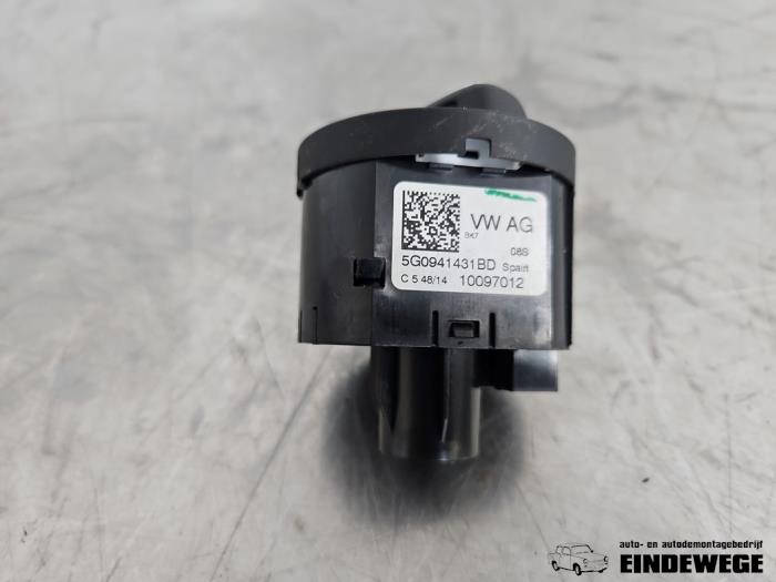 Licht Schalter van een Volkswagen Golf VII (AUA) 1.4 TSI 16V 2014