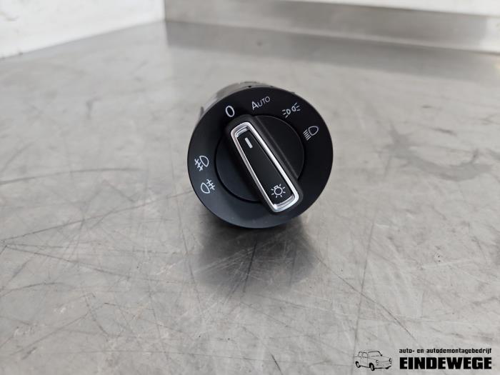 Licht Schalter van een Volkswagen Golf VII (AUA) 1.4 TSI 16V 2014