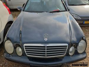 Gebrauchte Motorhaube Mercedes CLK (C208) 2.0 200K Evo 16V Preis € 105,00 Margenregelung angeboten von Auto- en demontagebedrijf Eindewege