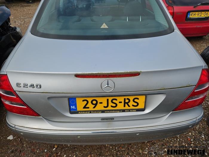 Gebrauchte Heckklappe Mercedes E (W211) 2.6 E-240 V6 18V Preis € 75,00 Margenregelung angeboten von Auto- en demontagebedrijf Eindewege