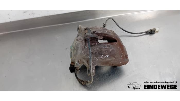 Gebrauchte Bremszange links vorne Mercedes E (W211) 2.6 E-240 V6 18V Preis € 35,00 Margenregelung angeboten von Auto- en demontagebedrijf Eindewege