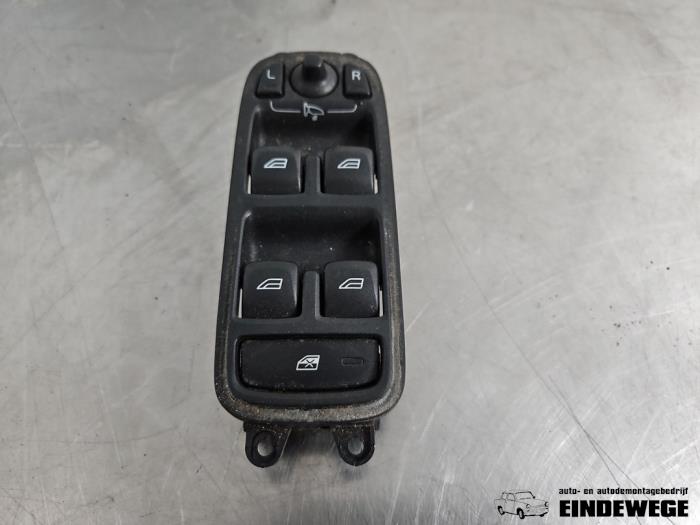 Usados Interruptor combinado de ventanillas Volvo V60 I (FW/GW) 2.0 D3 20V Precio € 52,50 Norma de margen ofrecido por Auto- en demontagebedrijf Eindewege