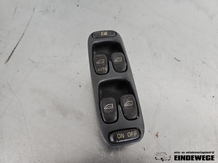 Usados Interruptor combinado de ventanillas Volvo S70 2.5 10V Precio € 35,00 Norma de margen ofrecido por Auto- en demontagebedrijf Eindewege