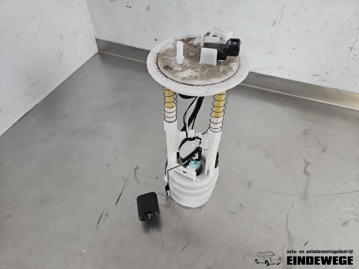 Gebrauchte Kraftstoffpumpe Elektrisch Renault Captur II (RJB) 1.6 E-Tech 160 Preis € 88,50 Margenregelung angeboten von Auto- en demontagebedrijf Eindewege