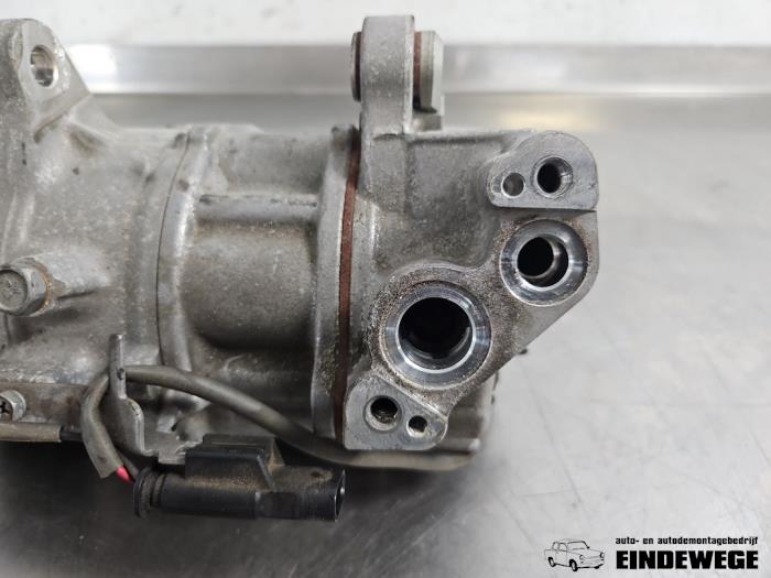 Usagé Compresseur de clim BMW 1 serie (F20) 118i 1.5 TwinPower 12V Prix € 105,00 Règlement à la marge proposé par Auto- en demontagebedrijf Eindewege