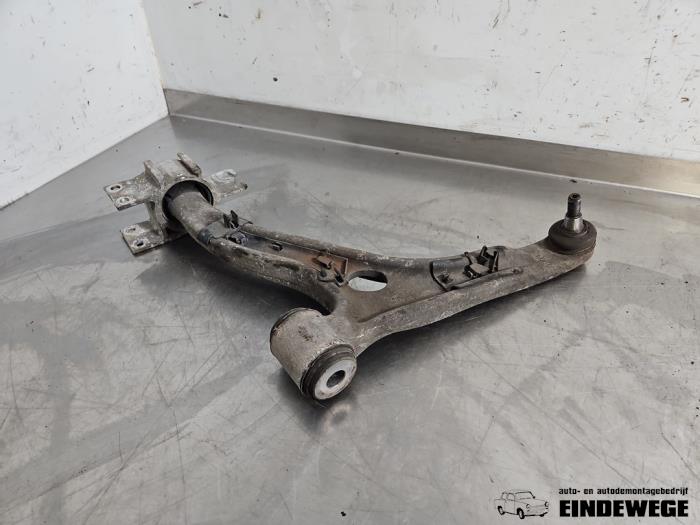 Gebrauchte Querlenker links vorne Mercedes B (W246/W242) 1.6 B-180 BlueEFFICIENCY Turbo 16V Preis € 40,00 Margenregelung angeboten von Auto- en demontagebedrijf Eindewege