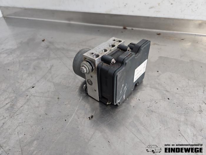 Usagé Pompe ABS Skoda Fabia III Combi (NJ5) 1.2 TSI 16V Greentech Prix € 52,50 Règlement à la marge proposé par Auto- en demontagebedrijf Eindewege