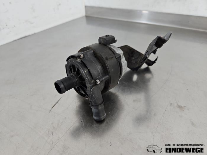 Begagnade Extra vattenpump Renault Captur II (RJB) 1.6 E-Tech 160 Pris € 52,50 Marginaltabell erbjuds av Auto- en demontagebedrijf Eindewege