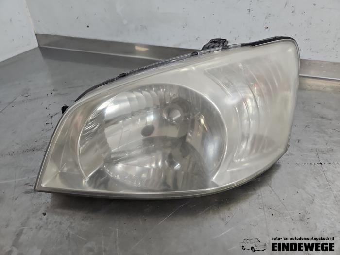 Używane Reflektor lewy Hyundai Getz 1.3i 12V Cena € 25,00 Procedura marży oferowane przez Auto- en demontagebedrijf Eindewege