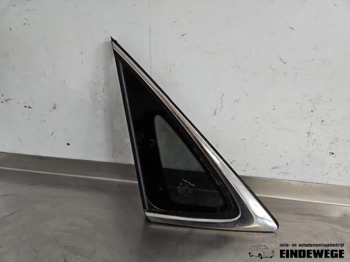 Usados Ventanilla triangular derecha detrás Lexus NX I (Z1) 300h 2.5 16V 4x4 Precio € 52,50 Norma de margen ofrecido por Auto- en demontagebedrijf Eindewege