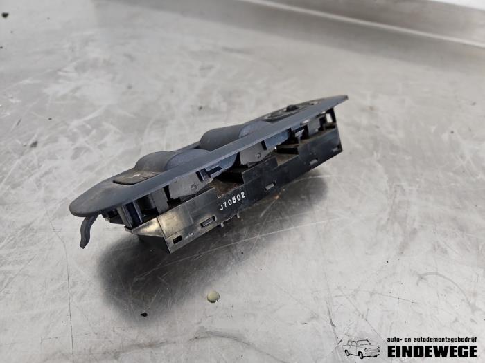 Usados Interruptor combinado de ventanillas Ford Mondeo IV Wagon 1.6 Ti 16V Precio € 20,00 Norma de margen ofrecido por Auto- en demontagebedrijf Eindewege