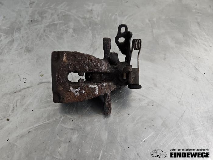 Gebrauchte Bremszange links hinten Ford Mondeo IV Wagon 1.6 Ti 16V Preis € 25,00 Margenregelung angeboten von Auto- en demontagebedrijf Eindewege
