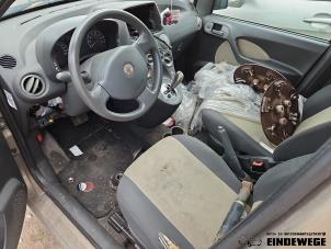 Begagnade Klädsel, uppsättning (komplett) Fiat Panda (169) 1.2 Fire Pris på förfrågan erbjuds av Auto- en demontagebedrijf Eindewege
