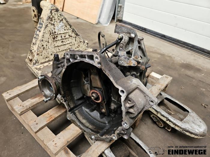 Usagé Boîte de vitesse Audi TT Roadster (8N9) 1.8 20V Turbo Prix € 210,00 Règlement à la marge proposé par Auto- en demontagebedrijf Eindewege