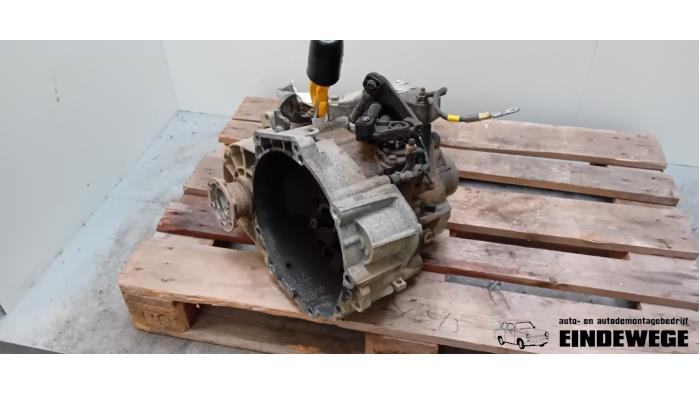 Usagé Boîte de vitesse Volkswagen Caddy III (2KA,2KH,2CA,2CH) 2.0 TDI 16V Prix € 700,00 Règlement à la marge proposé par Auto- en demontagebedrijf Eindewege