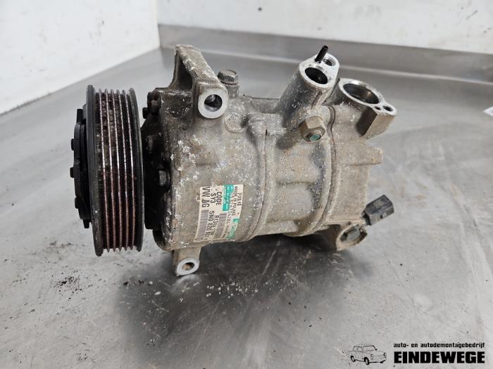 Usagé Pompe clim Volkswagen Caddy III (2KA,2KH,2CA,2CH) 2.0 TDI 16V Prix € 52,50 Règlement à la marge proposé par Auto- en demontagebedrijf Eindewege