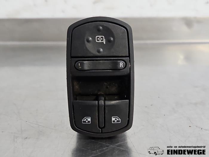 Usados Interruptor combinado de ventanillas Opel Corsa D 1.3 CDTi 16V ecoFLEX Precio € 20,00 Norma de margen ofrecido por Auto- en demontagebedrijf Eindewege