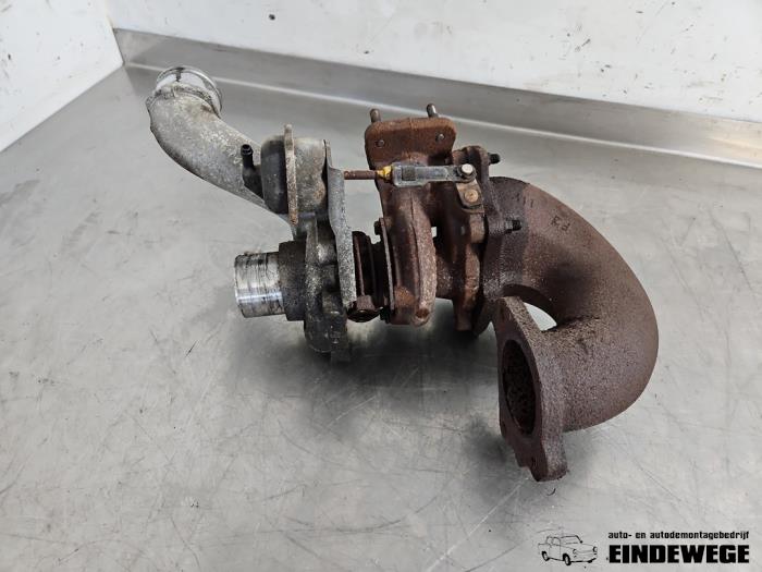 Usagé Turbo Opel Movano Combi 2.2 DTI Prix € 105,00 Règlement à la marge proposé par Auto- en demontagebedrijf Eindewege