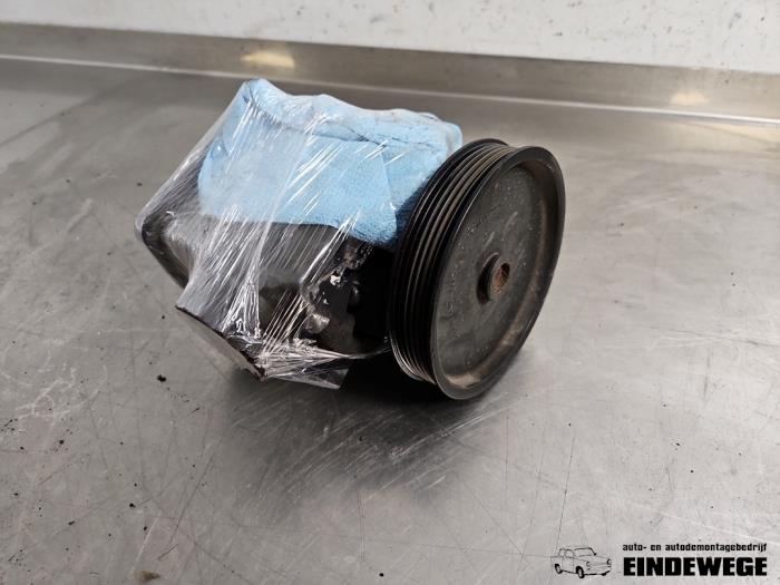 Usagé Pompe de direction Mercedes C (W204) 2.2 C-200 CDI 16V Prix € 52,50 Règlement à la marge proposé par Auto- en demontagebedrijf Eindewege