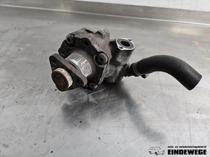 Usagé Pompe de direction Audi A4 (B8) 2.0 TDI 16V Prix € 52,50 Règlement à la marge proposé par Auto- en demontagebedrijf Eindewege