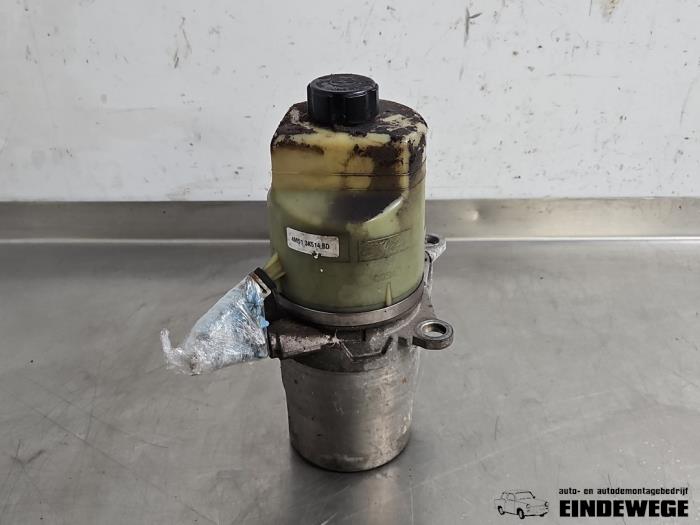 Usagé Pompe de direction Ford Focus C-Max 1.8 16V Prix € 52,50 Règlement à la marge proposé par Auto- en demontagebedrijf Eindewege