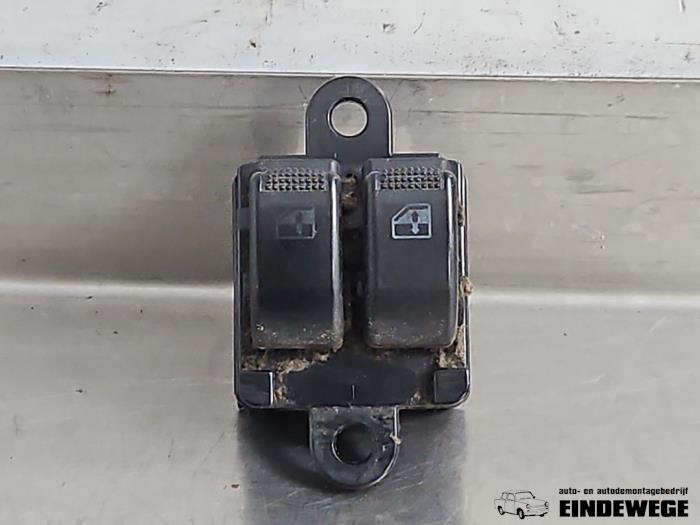 Usados Interruptor de ventanilla eléctrica Hyundai Atos 1.1 12V Prime Precio € 20,00 Norma de margen ofrecido por Auto- en demontagebedrijf Eindewege