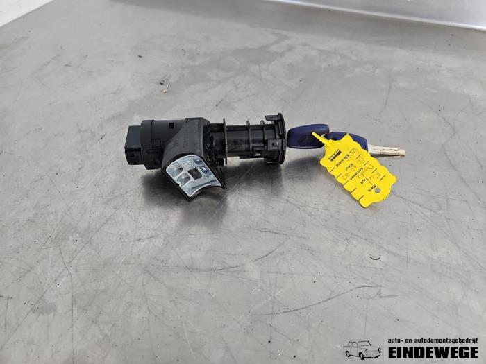 Używane Stacyjka + Kluczyk Fiat Panda (169) 1.1 Fire Cena € 40,00 Procedura marży oferowane przez Auto- en demontagebedrijf Eindewege