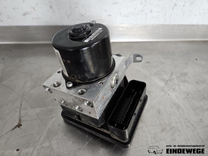 Begagnade ABS-pump BMW 1 serie (E87/87N) 118i 16V Pris € 52,50 Marginaltabell erbjuds av Auto- en demontagebedrijf Eindewege