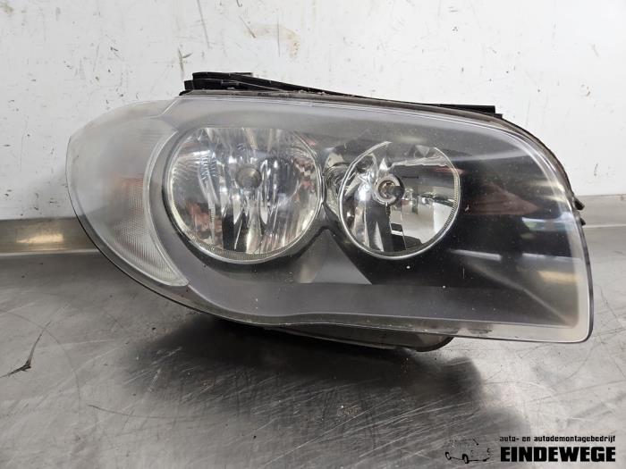 Używane Reflektor prawy BMW 1 serie (E87/87N) 118i 16V Cena € 52,50 Procedura marży oferowane przez Auto- en demontagebedrijf Eindewege