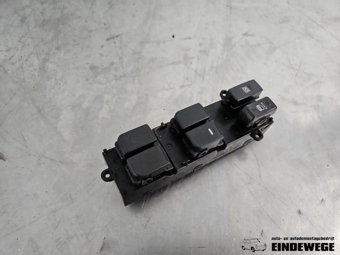 Usados Interruptor combinado de ventanillas Kia Soul I (AM) 1.6 CRDi 16V Precio € 52,50 Norma de margen ofrecido por Auto- en demontagebedrijf Eindewege