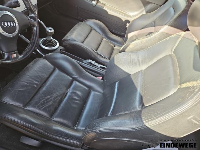 Używane Fotel prawy Audi TT (8N3) 1.8 20V Turbo Cena na żądanie oferowane przez Auto- en demontagebedrijf Eindewege