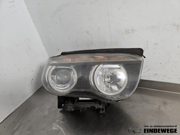 Używane Reflektor prawy BMW 7 serie (E65/E66/E67) 745i,Li 4.4 V8 32V Cena € 262,50 Procedura marży oferowane przez Auto- en demontagebedrijf Eindewege
