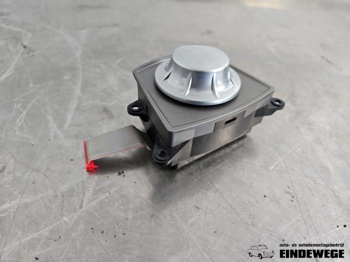 Used On-board computer controller BMW 7 serie (E65/E66/E67) 745i,Li 4.4 V8 32V Price € 52,50 Margin scheme offered by Auto- en demontagebedrijf Eindewege