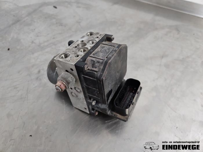 Usagé Bloc ABS Mazda RX-8 (SE17) 1.3 Renesis Prix € 52,50 Règlement à la marge proposé par Auto- en demontagebedrijf Eindewege